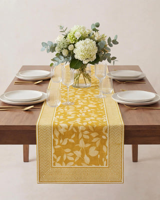 Camino de Mesa Golden Botanica